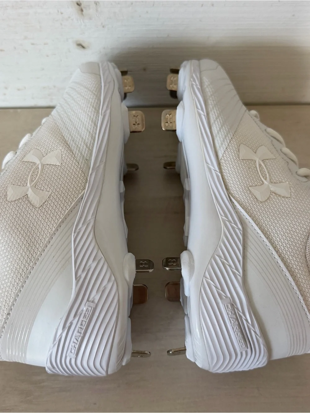 Under Armour UA W Glyde ST Womens 7.5 White Metal Softball Cleats 1297335-100